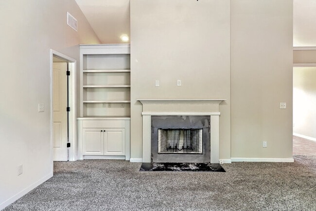 Building Photo - 100 Comet Ct