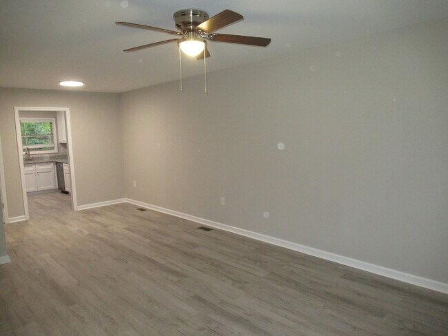 Foto del edificio - Newly Renovated Brick Duplexes in Lincolnt...