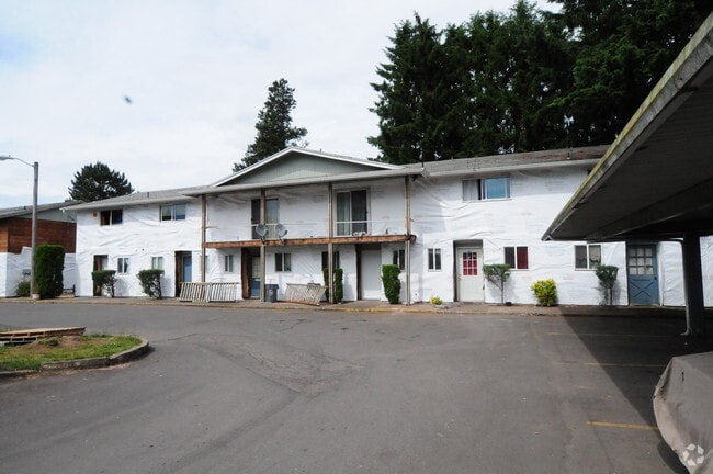 Building Photo - 2728 Lancaster Dr SE