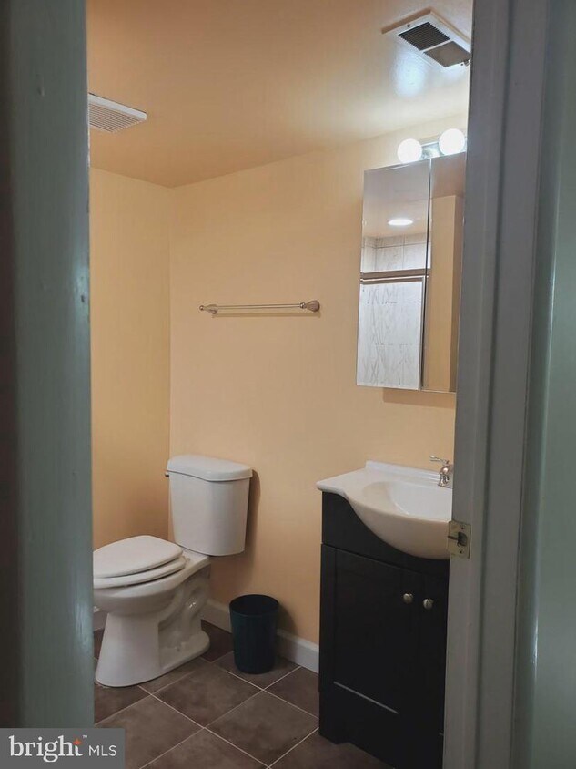 Primary Photo - 9515 Dalmatia Dr