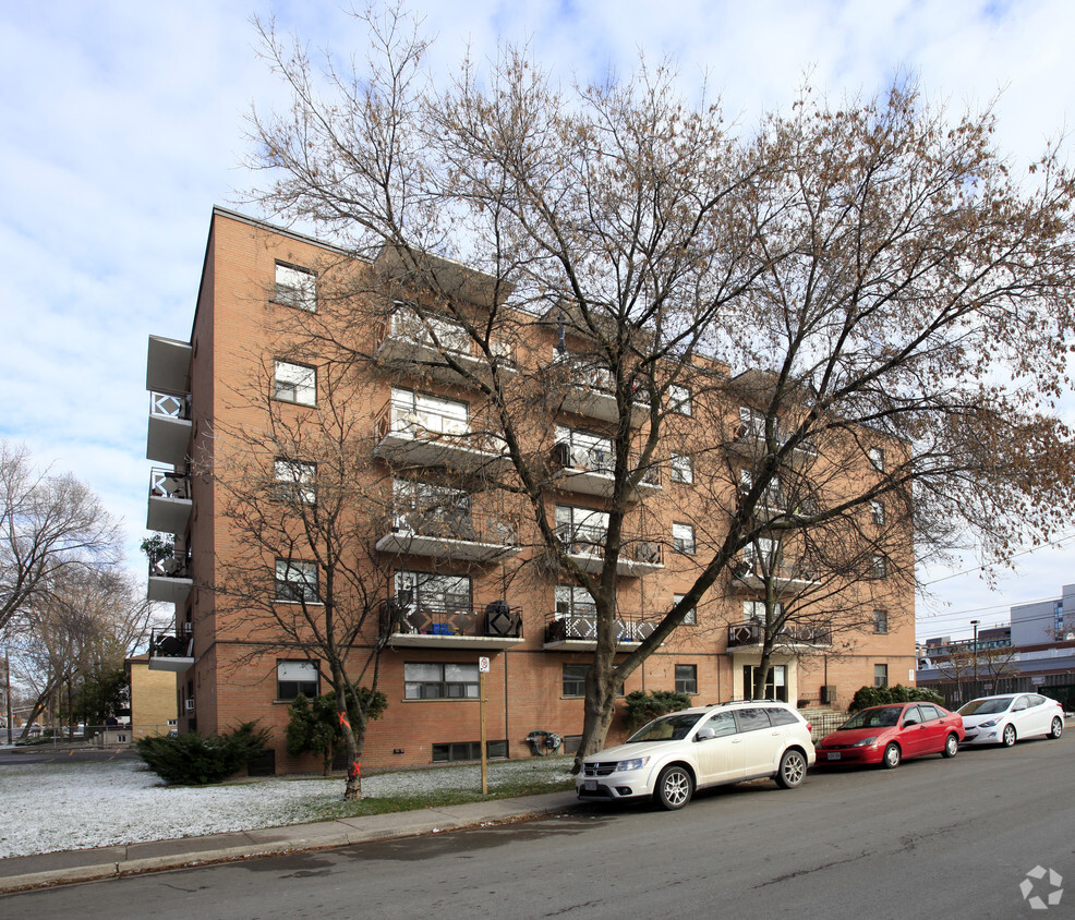 Building Photo - 7 Helene St