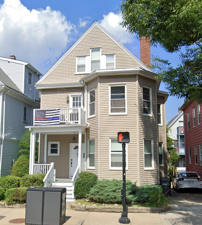 Foto del edificio - 381 Highland Ave