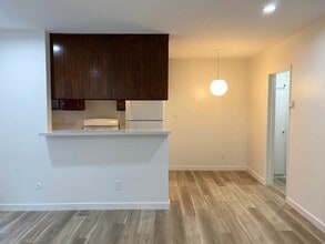 Building Photo - 963 Edgecliffe Dr