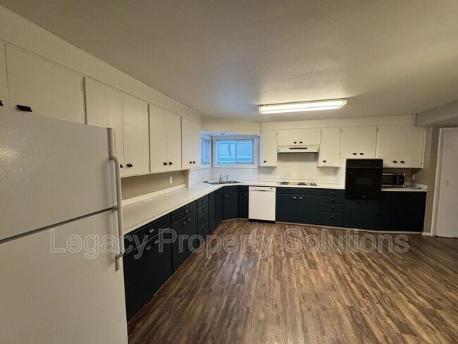 Building Photo - 1111 N 18th St