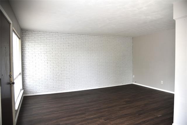 Foto del edificio - 5000 Bowser Ave