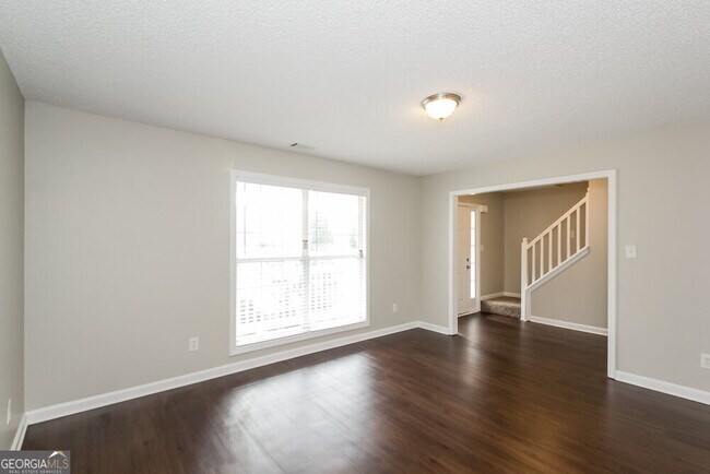 Building Photo - 717 White Dove Dr
