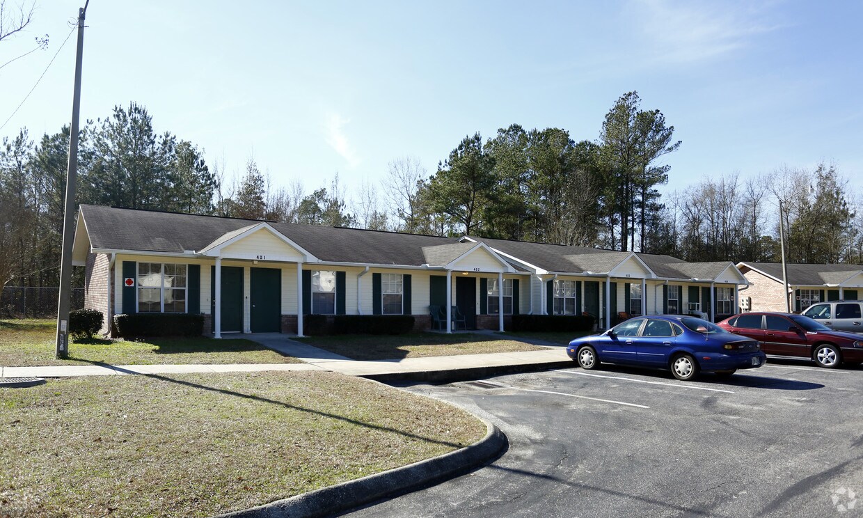 Camellia Garden Apartments Apartments in Century, FL