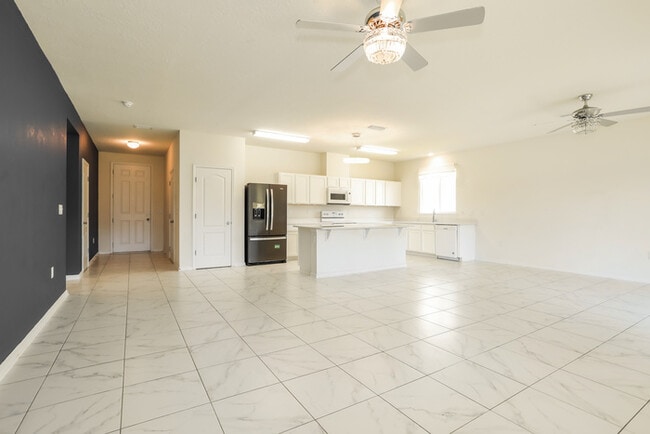 Building Photo - Home with Pond Views & Screened-In Patio