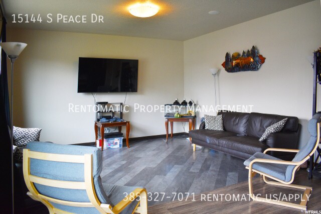 Foto del edificio - 15144 Peace Dr