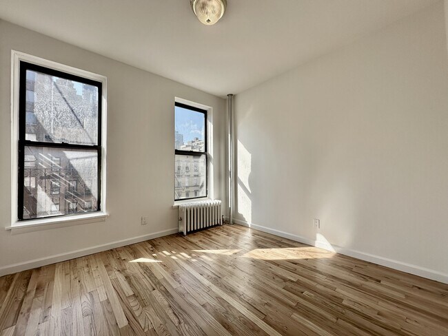 Building Photo - 401 E 68th St