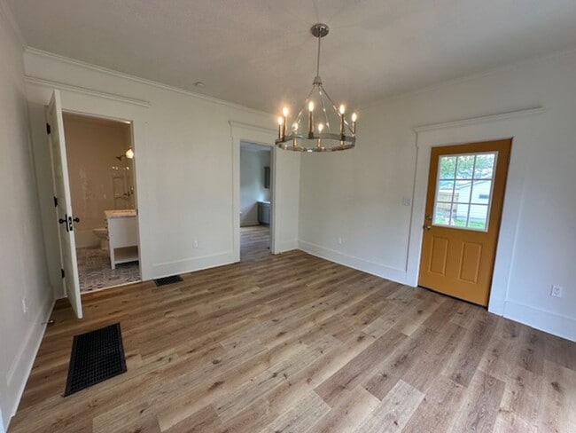 Building Photo - Discover the perfect blend of comfort, con...