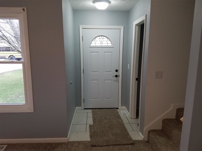 Building Photo - 1320 -1340 S Harriet St