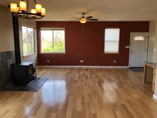 Foto del edificio - 123 Cedar Ridge Way