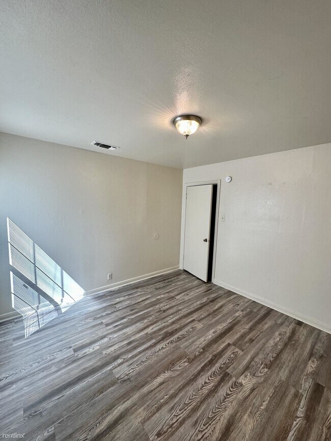 Foto del edificio - 3 br, 2 bath House - 302 Carter St