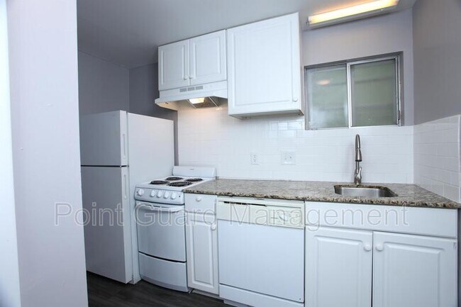 Building Photo - 1710 N Harvard Ave