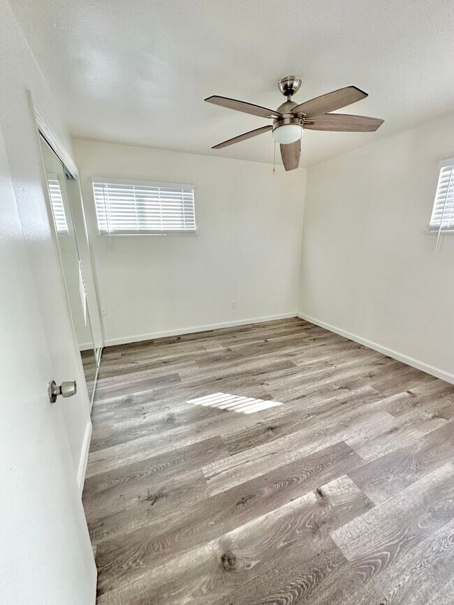 Foto del edificio - NANCY DRIVE DUPLEX