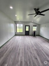 Building Photo - 42429 Holt Rnch Ln
