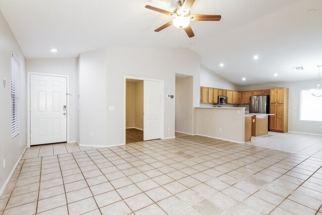 Foto del edificio - 12553 W Woodland Ave