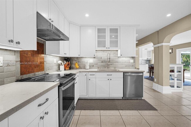 Foto del edificio - 8220 SW 162nd St