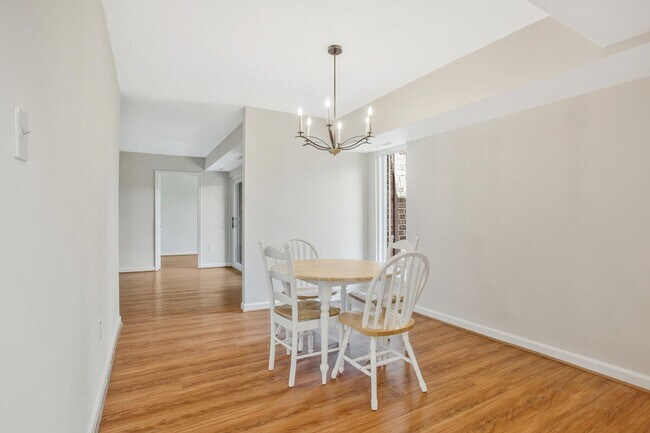 Foto del edificio - Coming Soon! 2 bedroom condo in Annapolis!