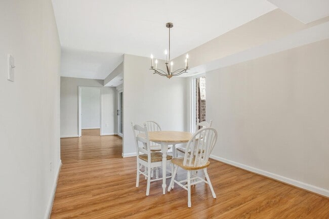 Building Photo - Coming Soon! 2 bedroom condo in Annapolis!
