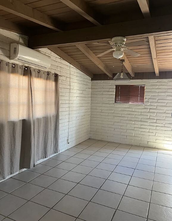 Foto del edificio - 2541 E Elm St