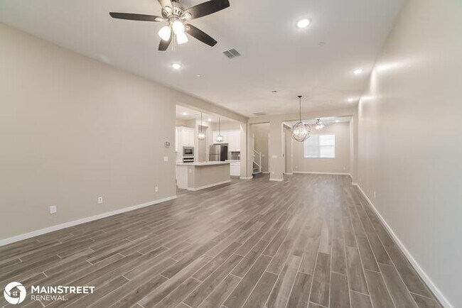 Building Photo - 14045 W Desert Flower Dr, Goodyear, AZ 85395