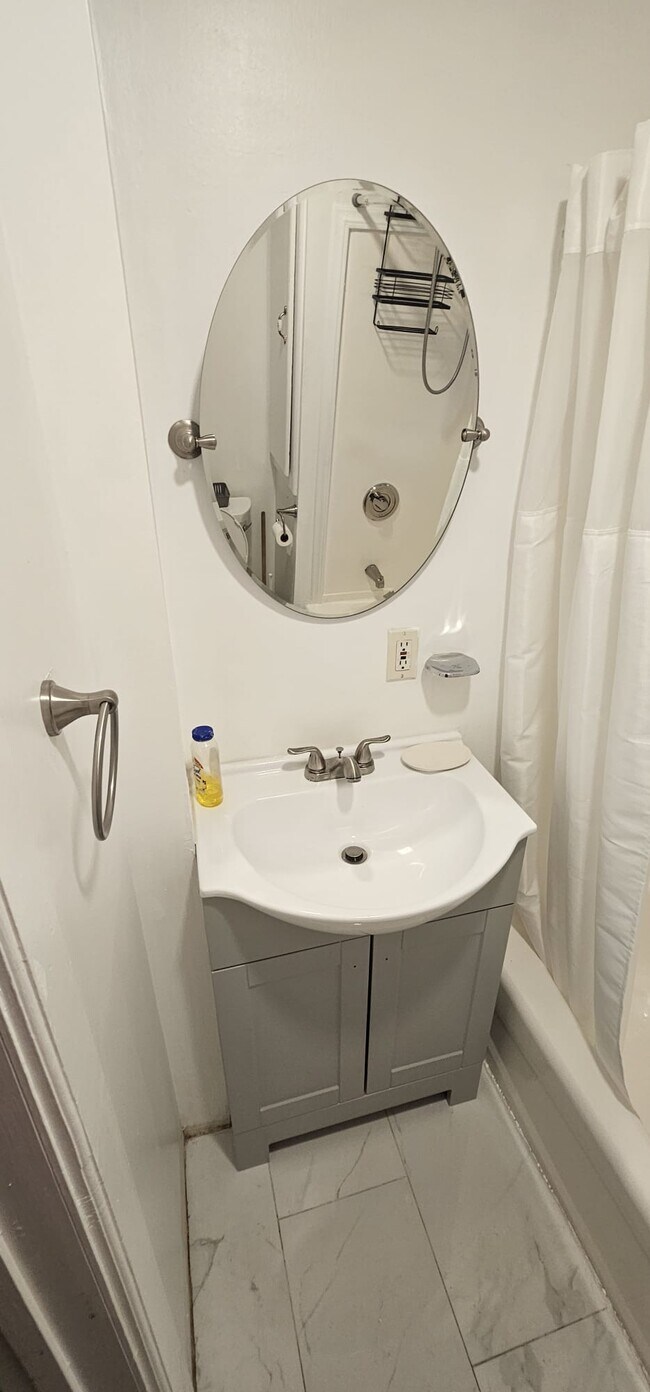 Foto del edificio - 6 4th Ave