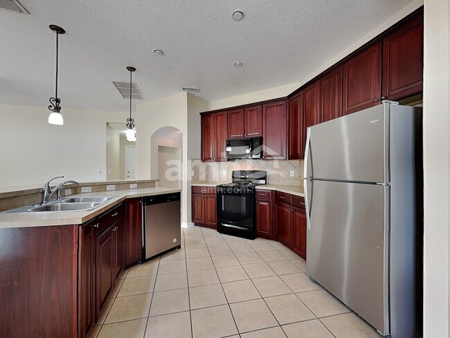 Foto del edificio - 2065 Home Again Rd