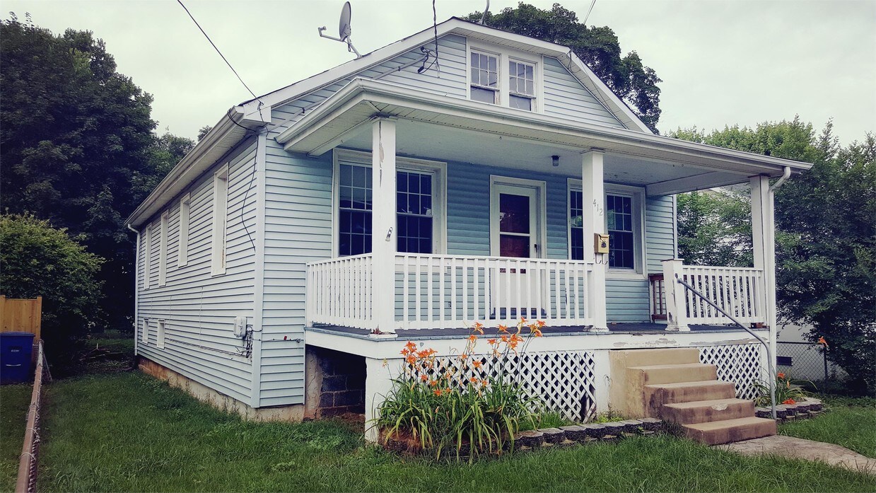 Primary Photo - 412 Virginia Ave