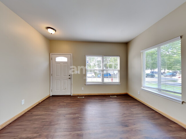 Building Photo - 14017 Emerald Court