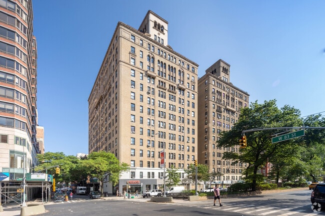 Building Photo - Manhill Apartments