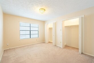 Building Photo - 2306 Potomac Dr