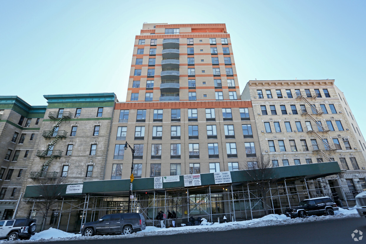 Foto del edificio - 352 W 110th St
