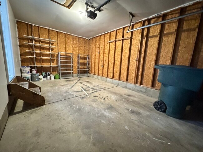 Building Photo - 1720 Messner Dr