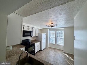 Building Photo - 6817 Ericka Ave