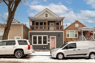 Building Photo - 4610 S Marshfield Ave