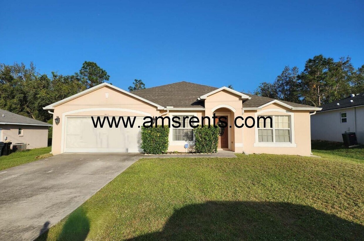 Foto principal - Large 4/2 Home With 2 Car Garage In Poinciana