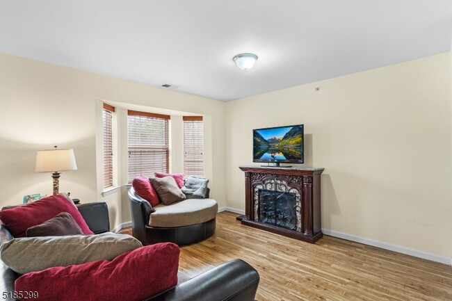 Foto del edificio - 28 Mountain View Ct