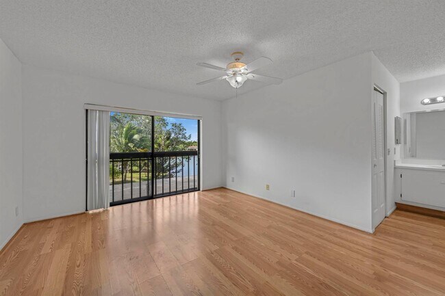 Foto del edificio - 9220 NW 14th St