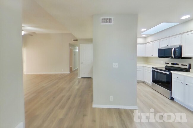 Foto del edificio - 14239 N 50th Dr