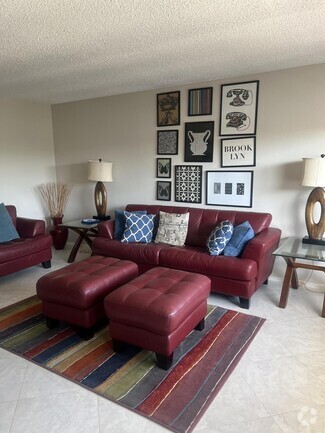 Building Photo - 376 Fanshaw I