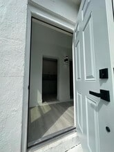 Building Photo - 1090 NW 77th St