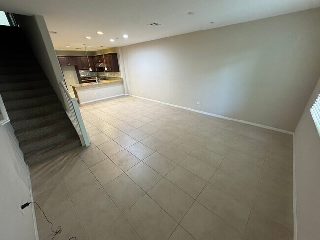 Foto del edificio - 1578 W Artesia Sq