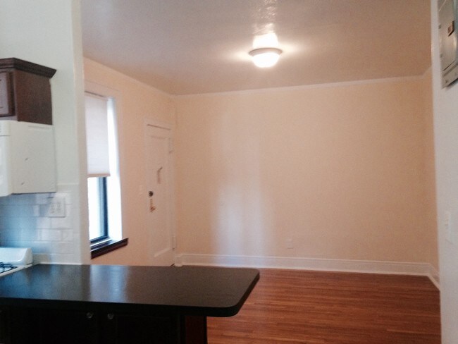 Foto del edificio - 2170 Crescent St
