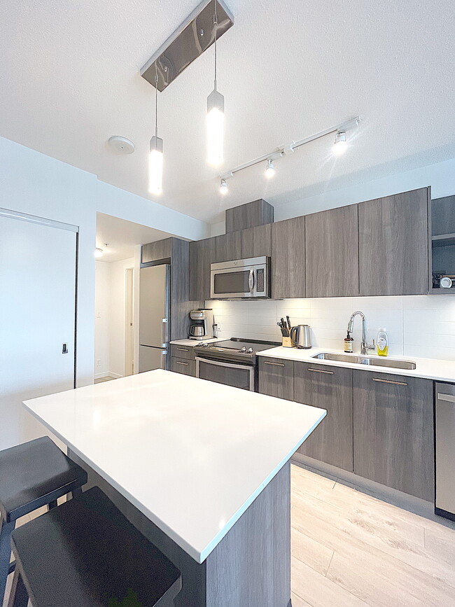 Building Photo - 685 Pacific Blvd