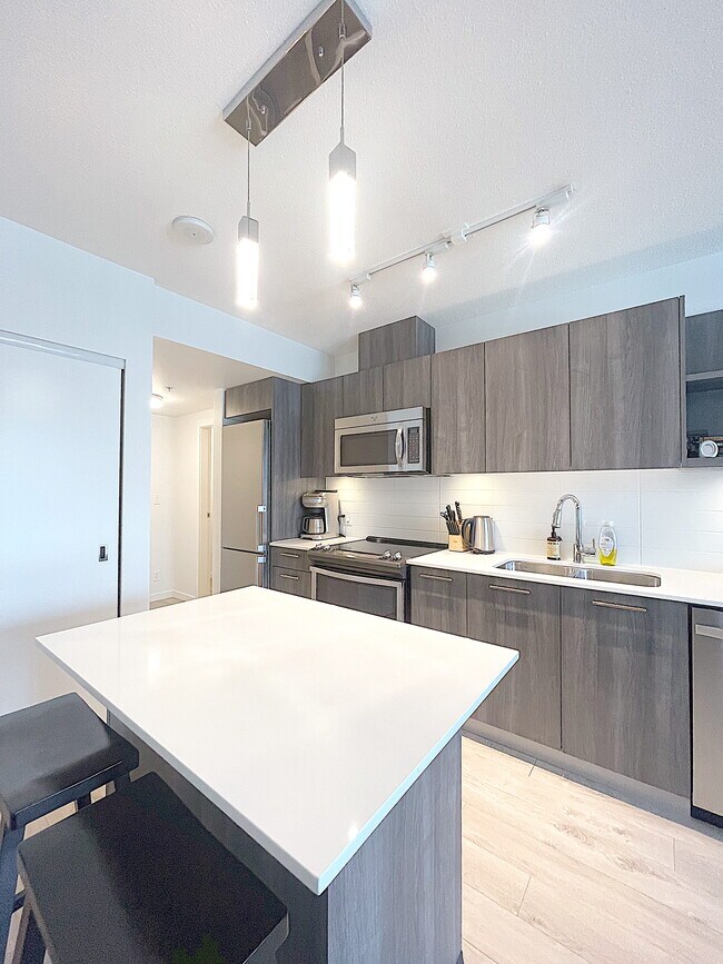 Building Photo - 685 Pacific Blvd