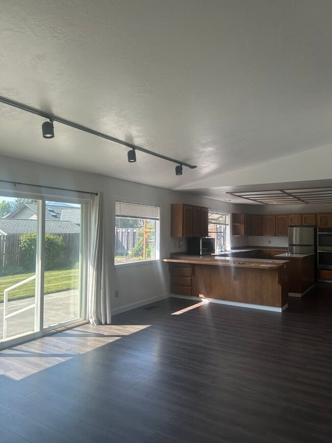 Building Photo - 2774 Jessica Cir