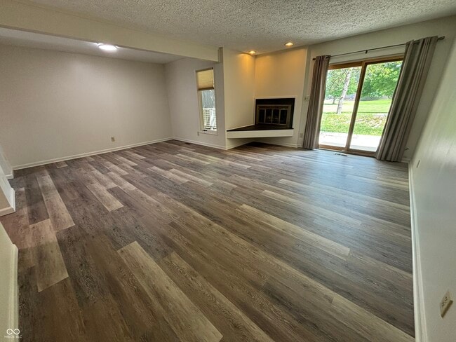 Foto del edificio - 665 Ironwood Dr