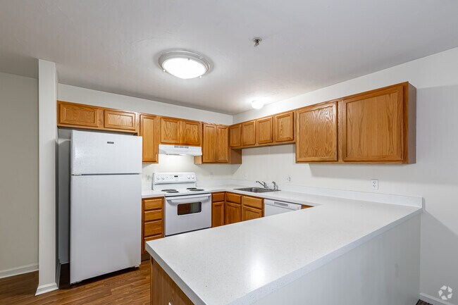3BR, 2BA - Kitchen - University Crossing
